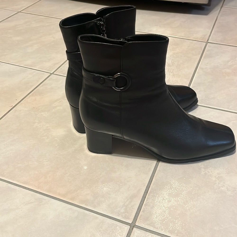 Women’s Clark leather ankle boots